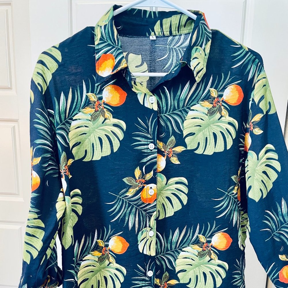 Navy tropical button-down linen-feel long-sleeved blouse. Women's large.